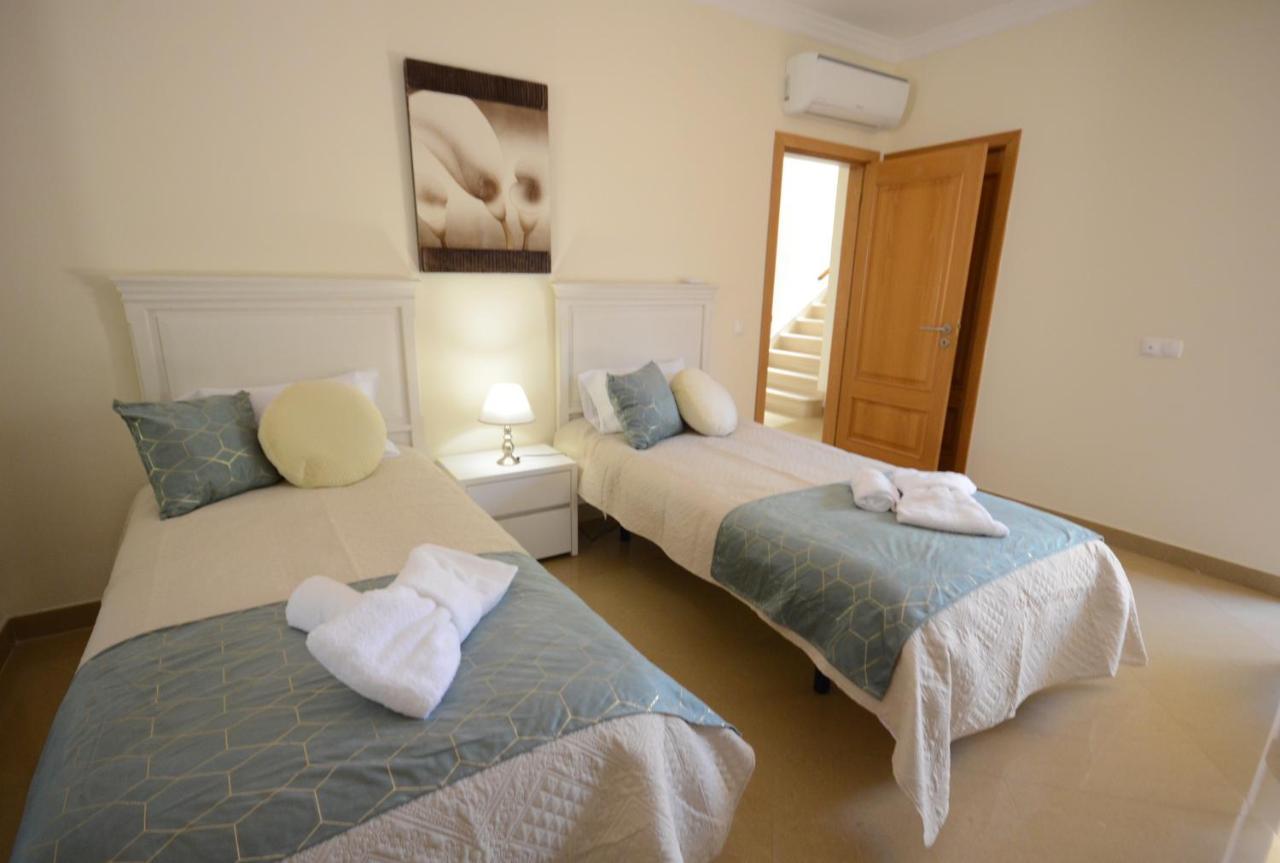Casa Da Torre Espetacular V4 Com Piscina * Portimao